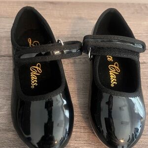 Girls black tap shoes (like new) toddler size 8C
